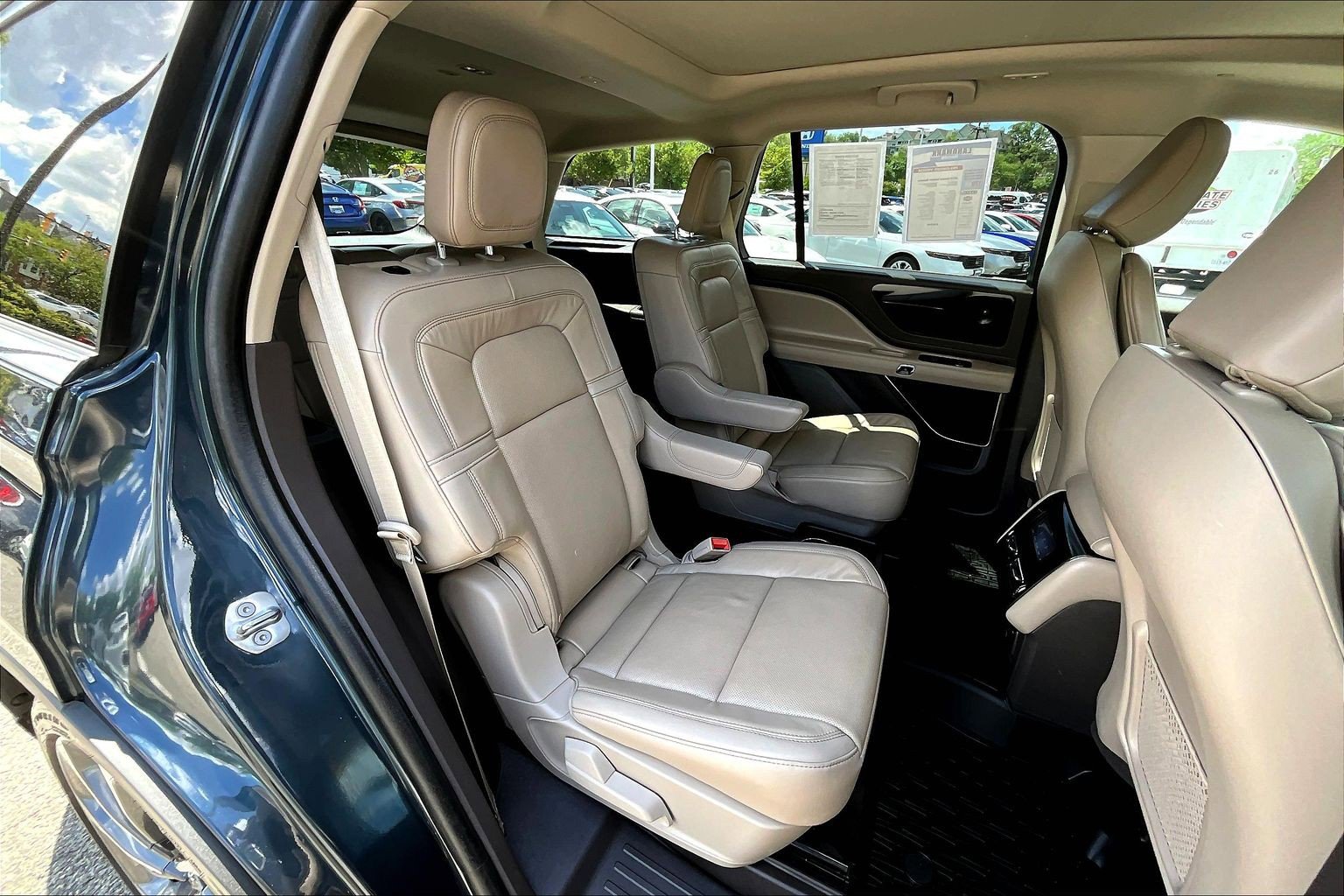 Used 2023 Lincoln Aviator Reserve w/ Equipment Group 201A image 29