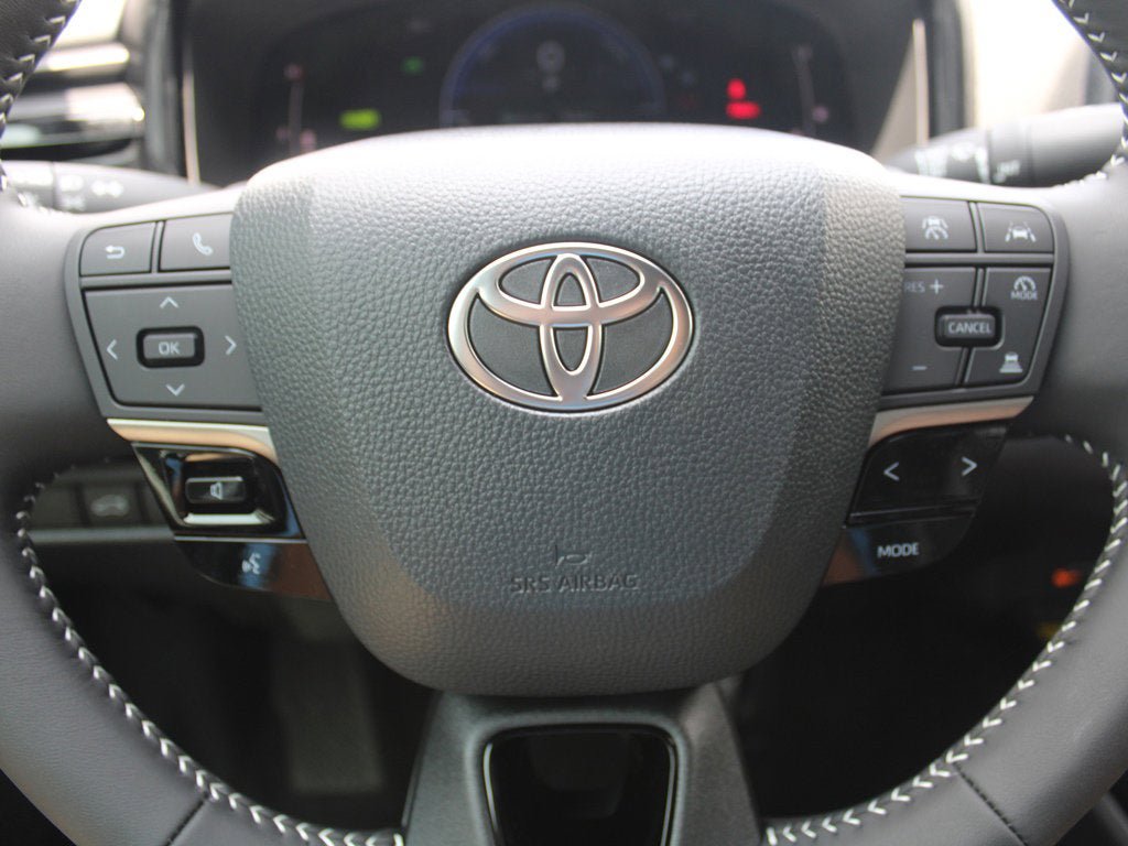 Used 2026 Toyota Camry SE FWD image 15