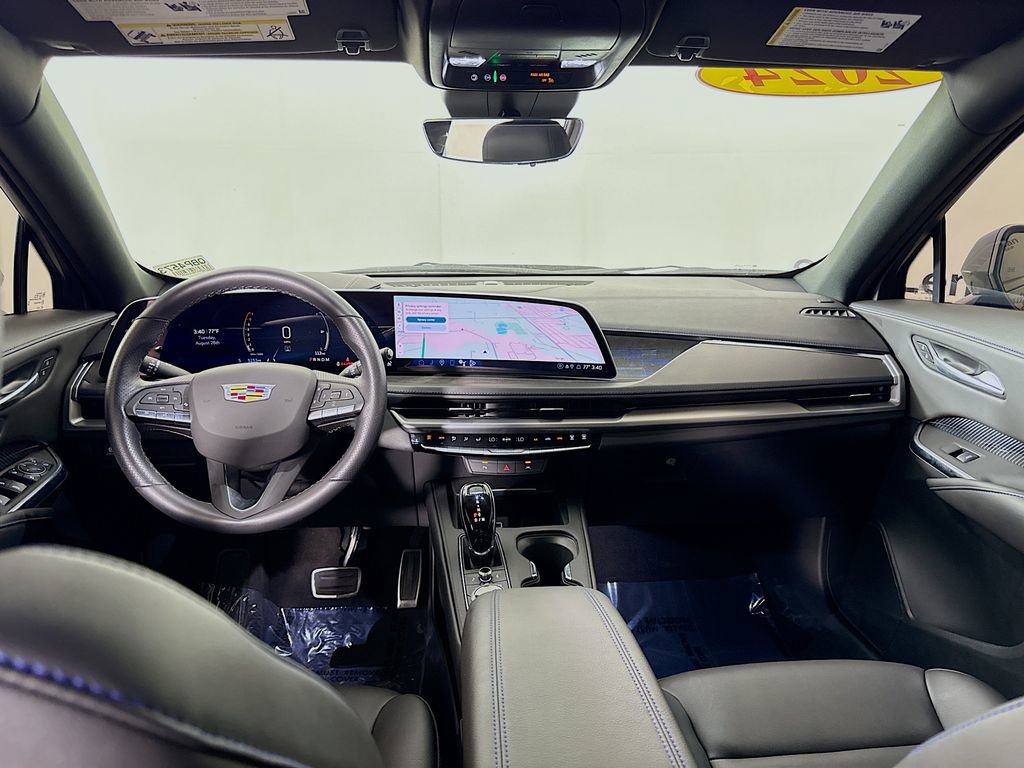 Used 2024 Cadillac XT4 Sport w/ Technology Package image 22