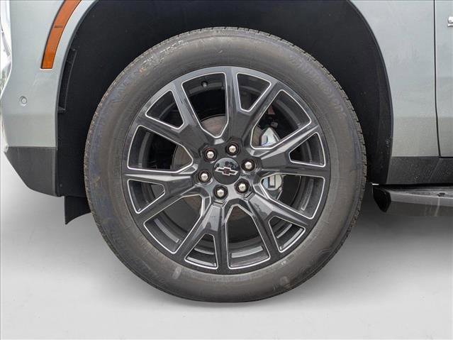 New 2025 Chevrolet Suburban Premier image 10