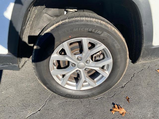 Used 2023 Jeep Grand Cherokee L Limited w/ Luxury Tech Group II image 32