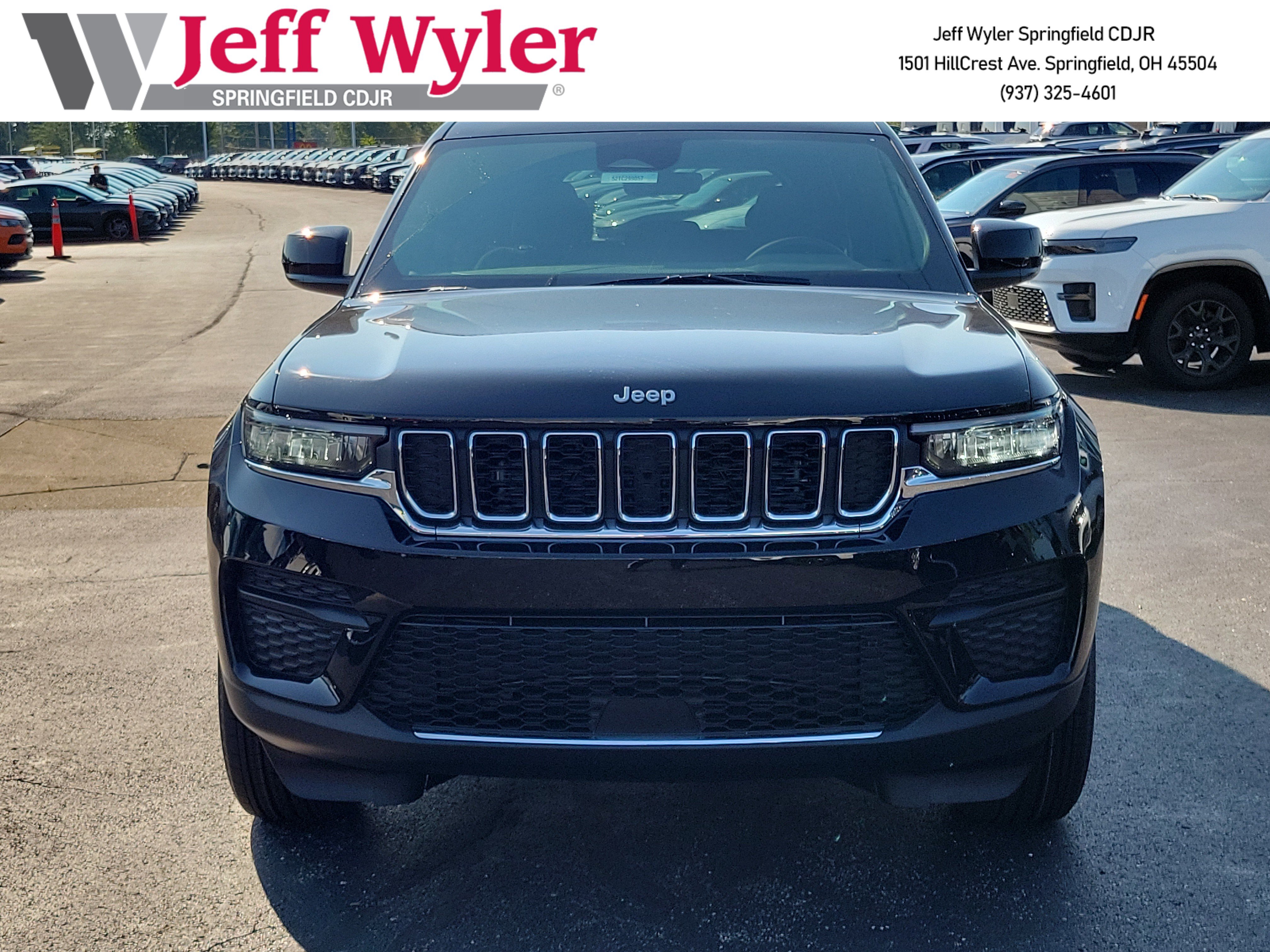 New 2026 Jeep Grand Cherokee Laredo X AWD/4WD image 2