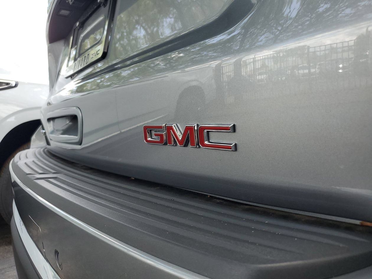 New 2026 GMC Yukon Denali w/ LPO, Floor Liner Package RWD image 7