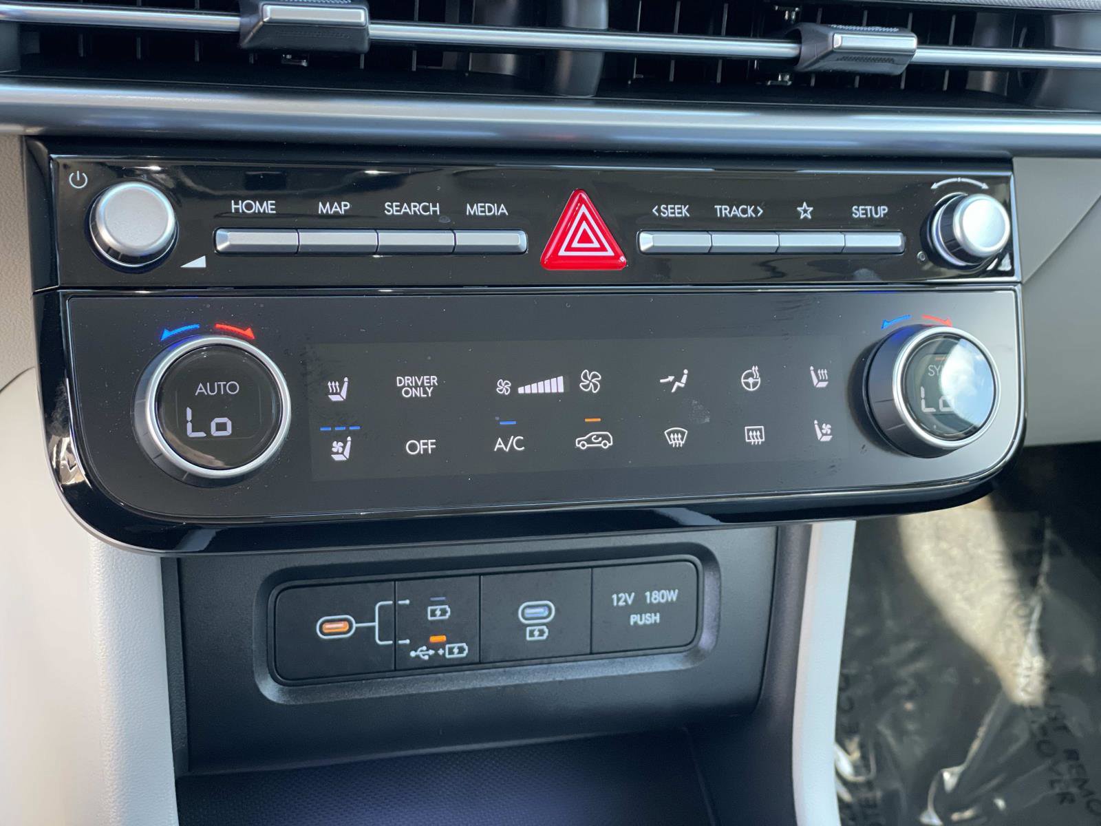 Used 2025 Hyundai Tucson Limited image 15