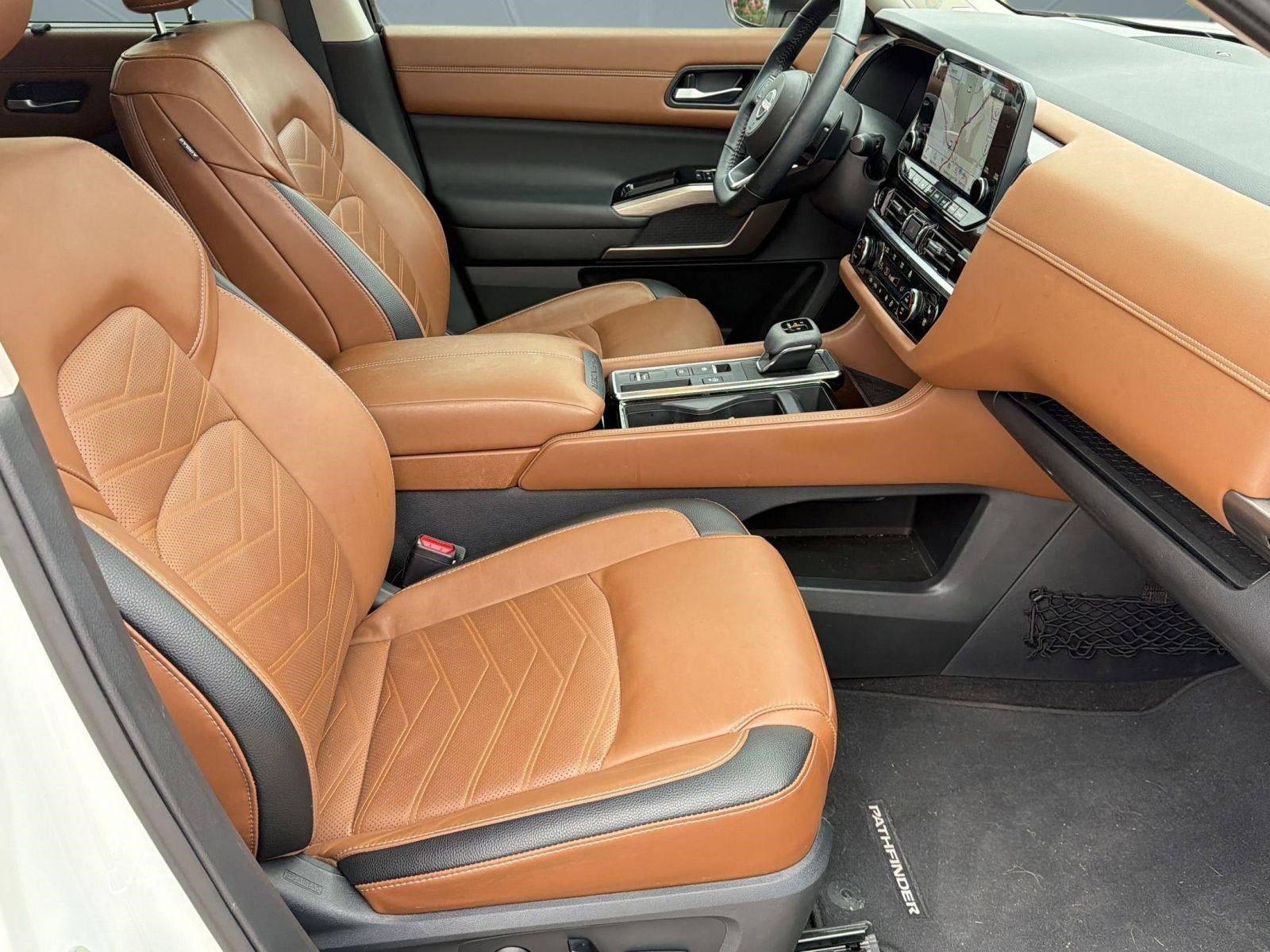 Used 2023 Nissan Pathfinder Platinum image 31