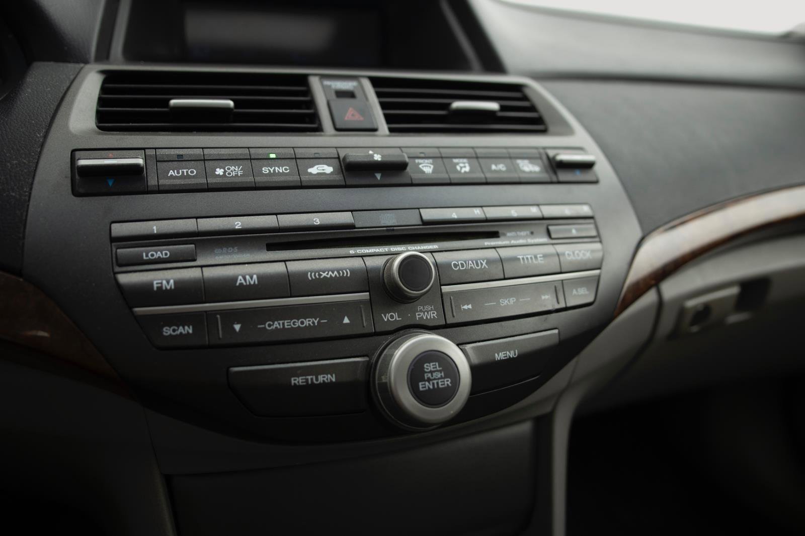 Used 2011 Honda Accord EX-L image 9