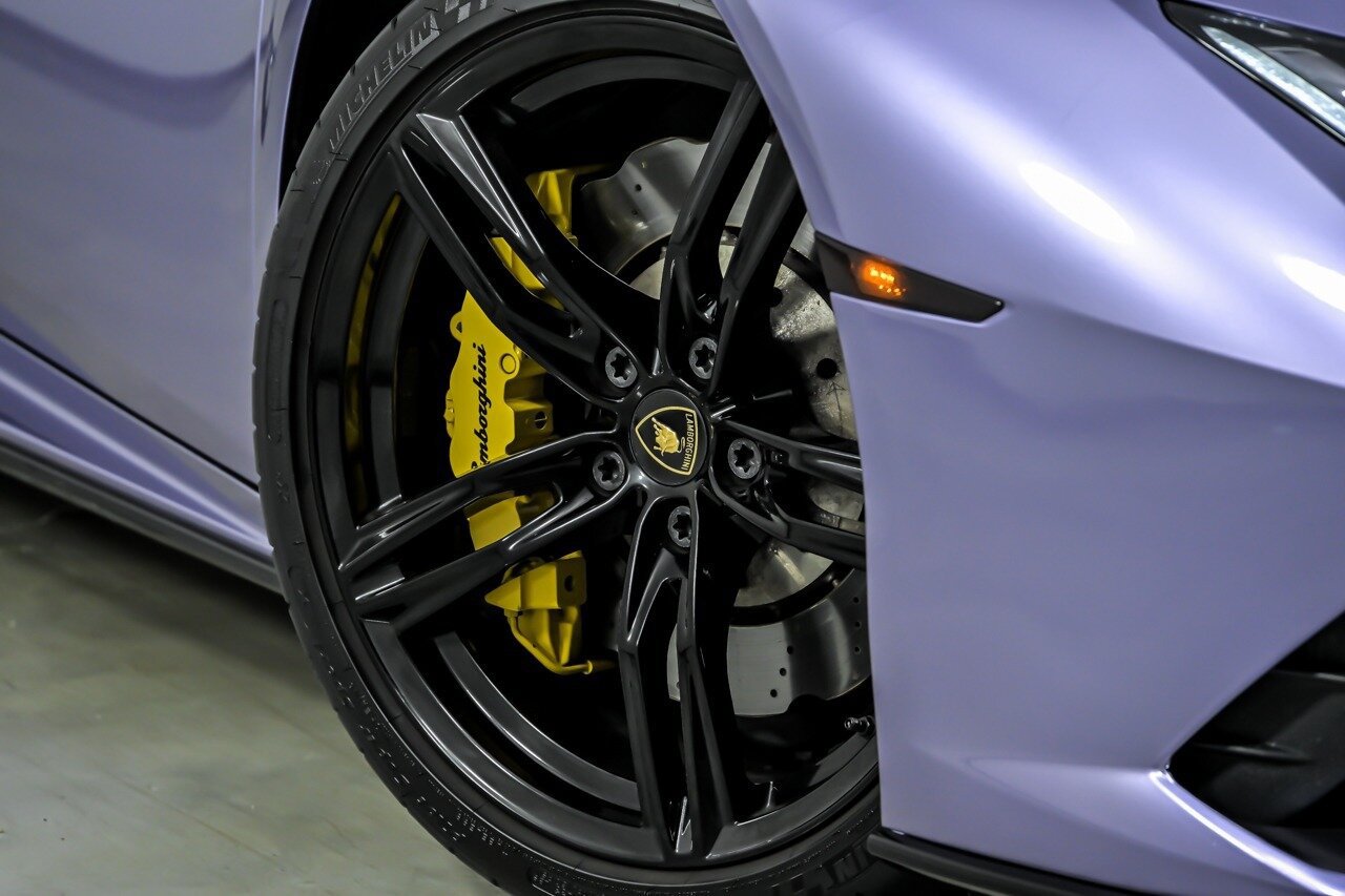 Used 2021 Lamborghini Huracan EVO RWD image 3