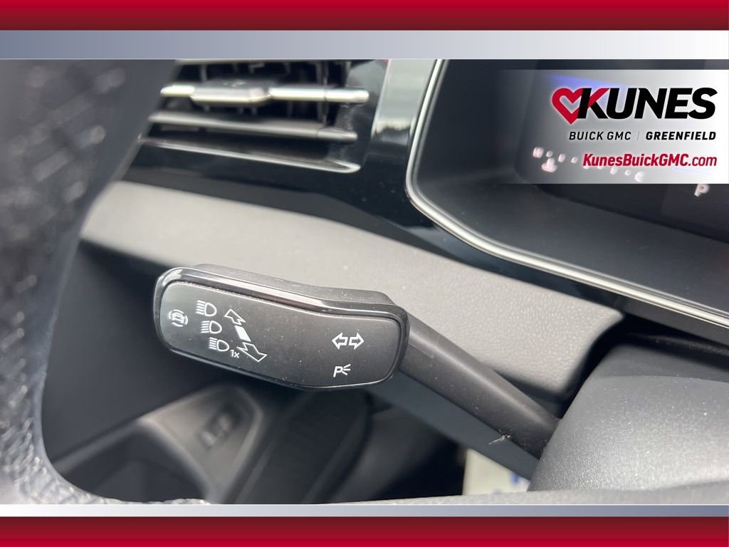 Used 2025 Volkswagen Jetta Sport image 19