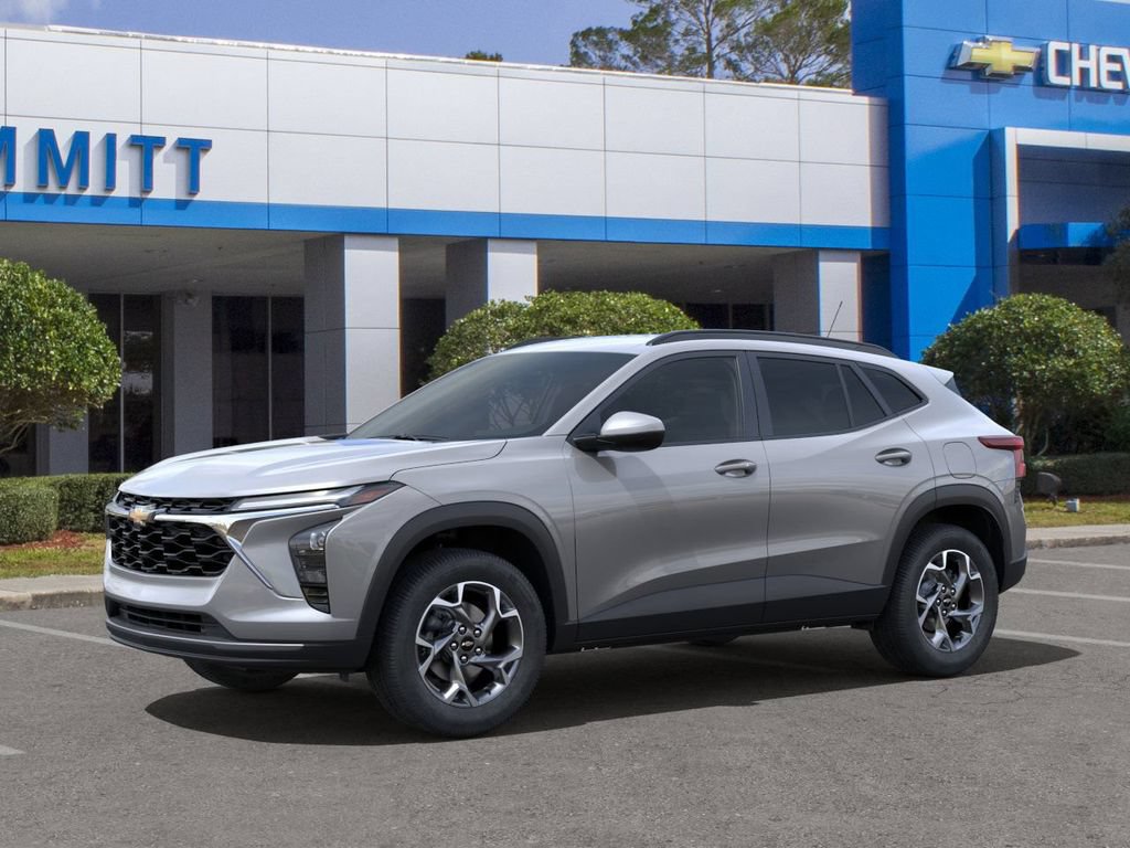 Used 2025 Chevrolet Trax LT w/ LT Convenience Package FWD image 2