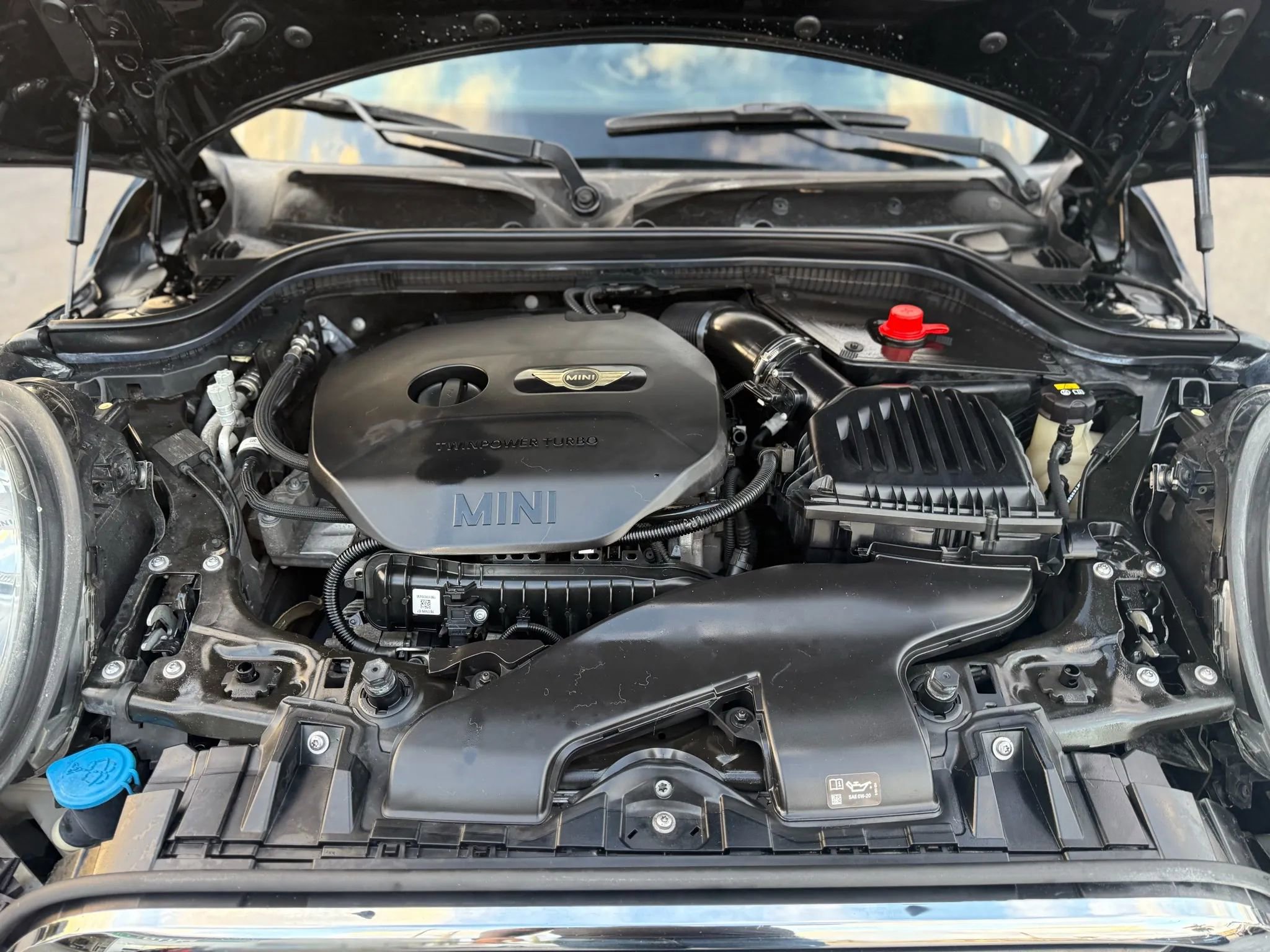 Used 2018 MINI Cooper 2-Door Hardtop image 27