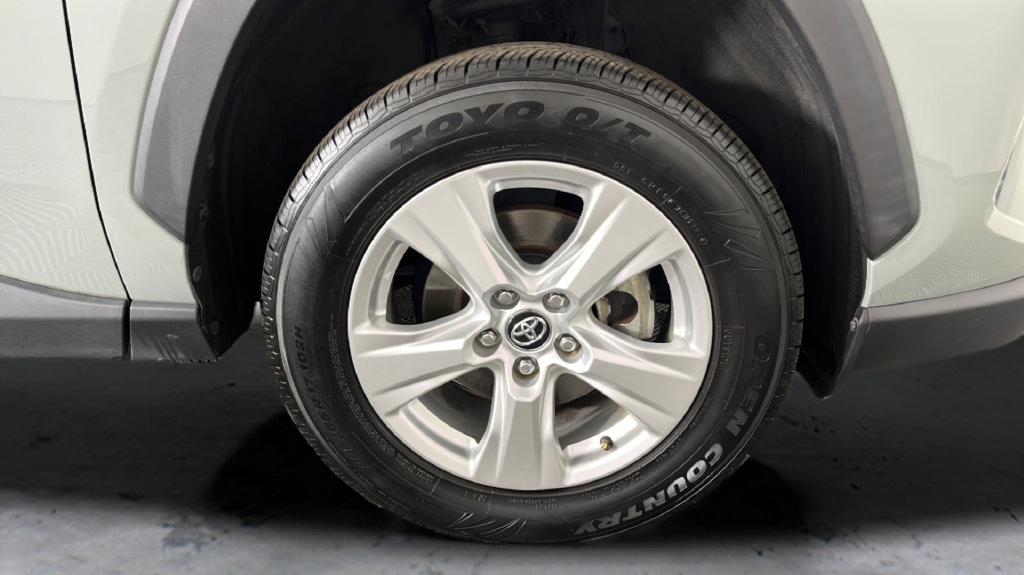 Used 2020 Toyota RAV4 XLE w/ Convenience Package FWD image 50
