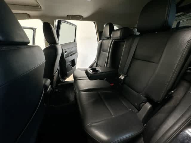 Used 2014 Mitsubishi Outlander GT AWD/4WD image 19