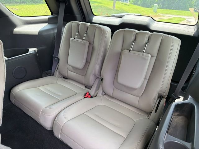 Used 2015 Ford Explorer XLT w/ Equipment Group 202B FWD image 19