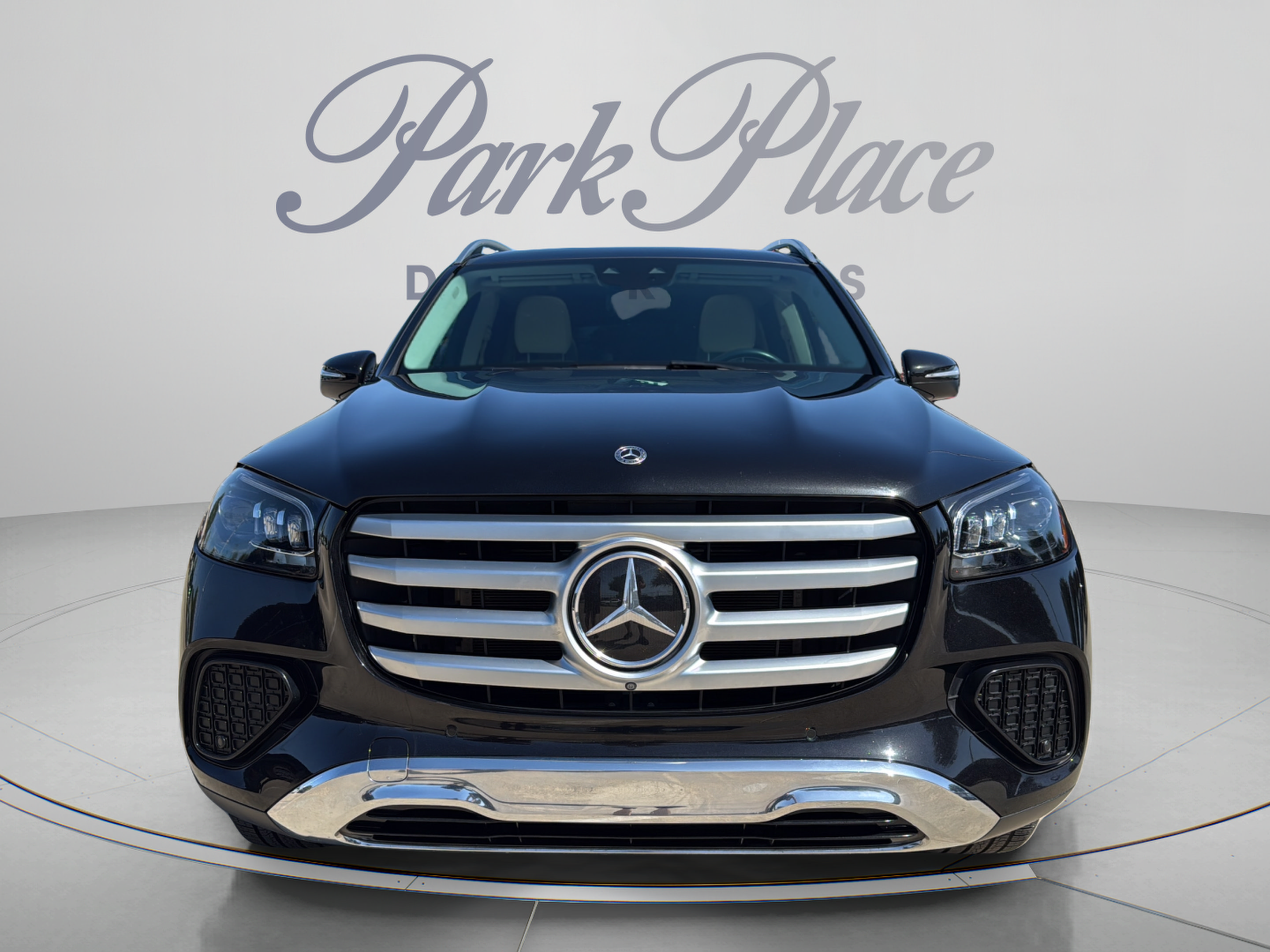 Used 2024 Mercedes-Benz GLS 450 4MATIC image 11