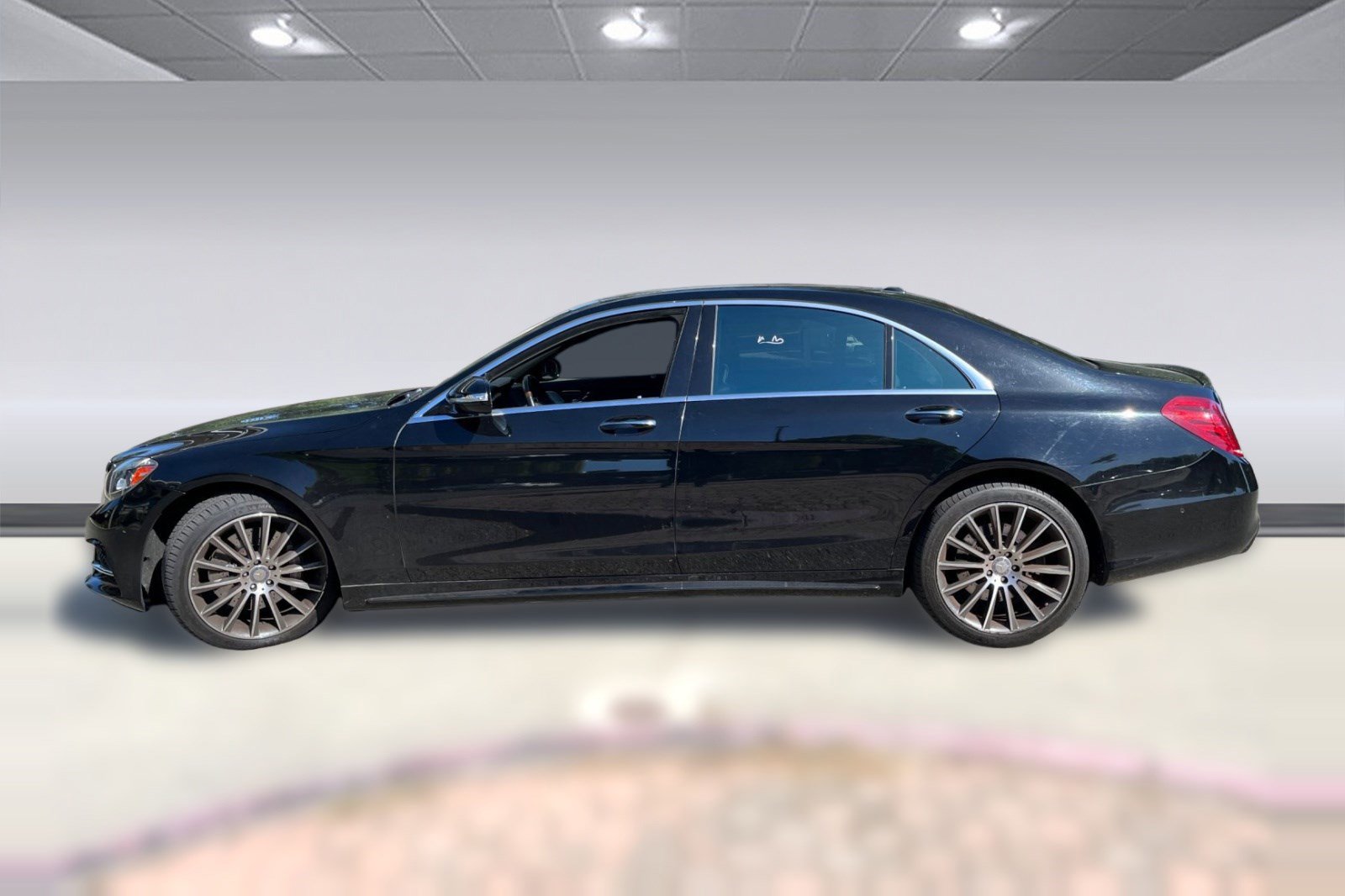 Used 2015 Mercedes-Benz S 550 Sedan image 2