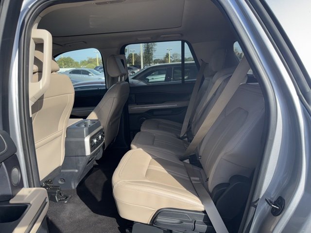 Used 2023 Ford Expedition Max Limited image 7