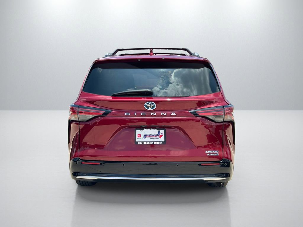 Used 2023 Toyota Sienna Limited FWD image 6