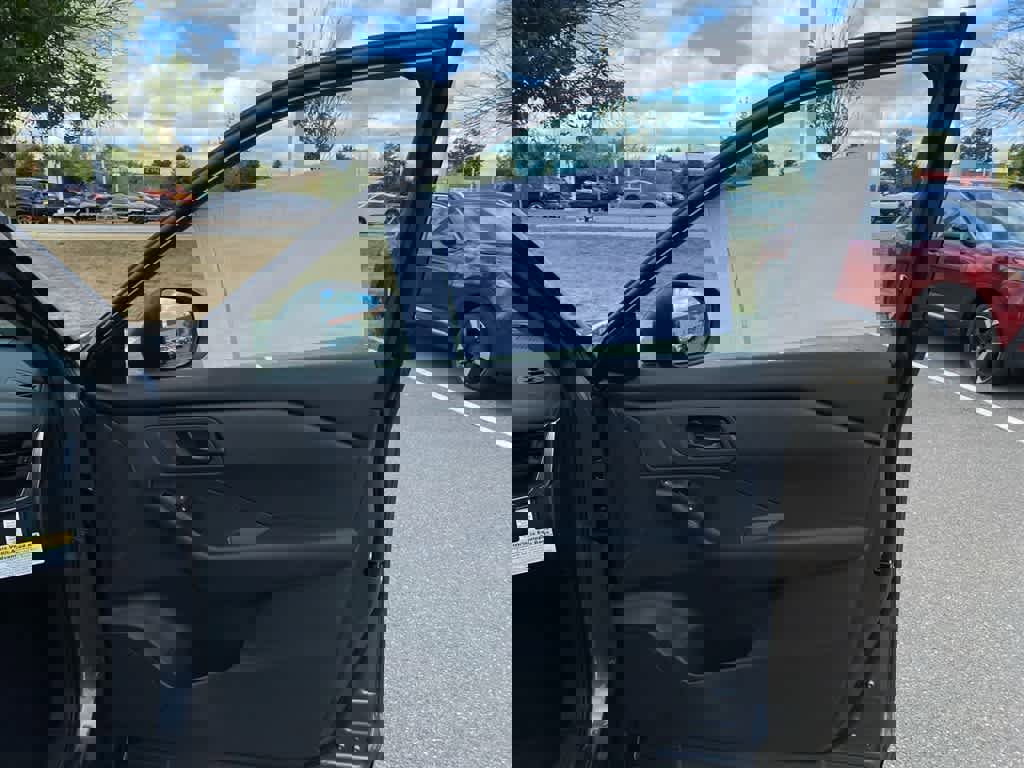 New 2026 Nissan Rogue S image 25