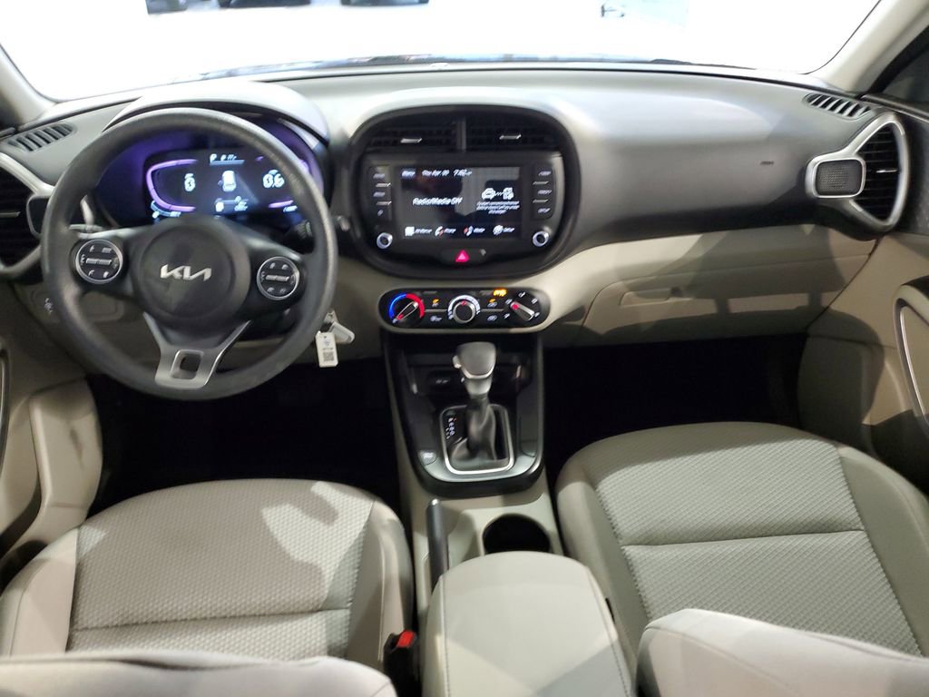 Certified 2025 Kia Soul LX FWD image 11