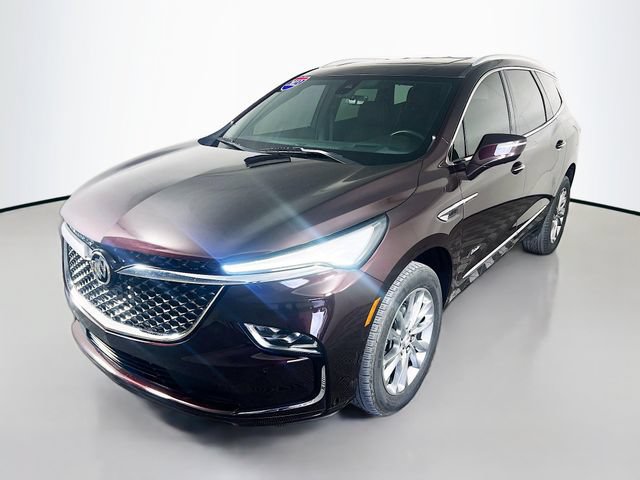 Used 2023 Buick Enclave Avenir w/ Avenir Technology Package FWD image 4