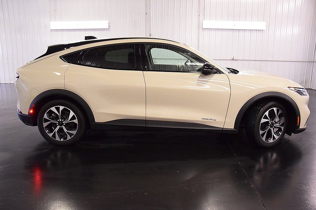 Used 2025 Ford Mustang Mach-E Select image 8