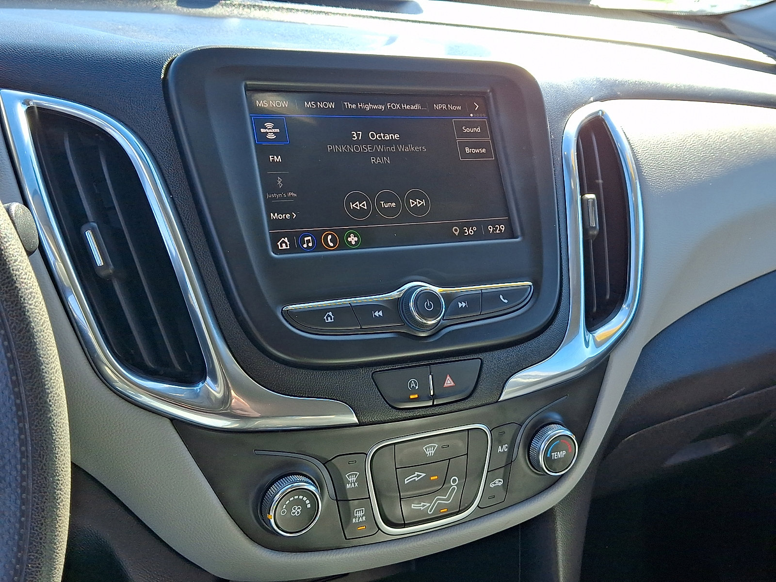 Used 2023 Chevrolet Equinox LS w/ Driver Confidence II Package AWD/4WD image 23
