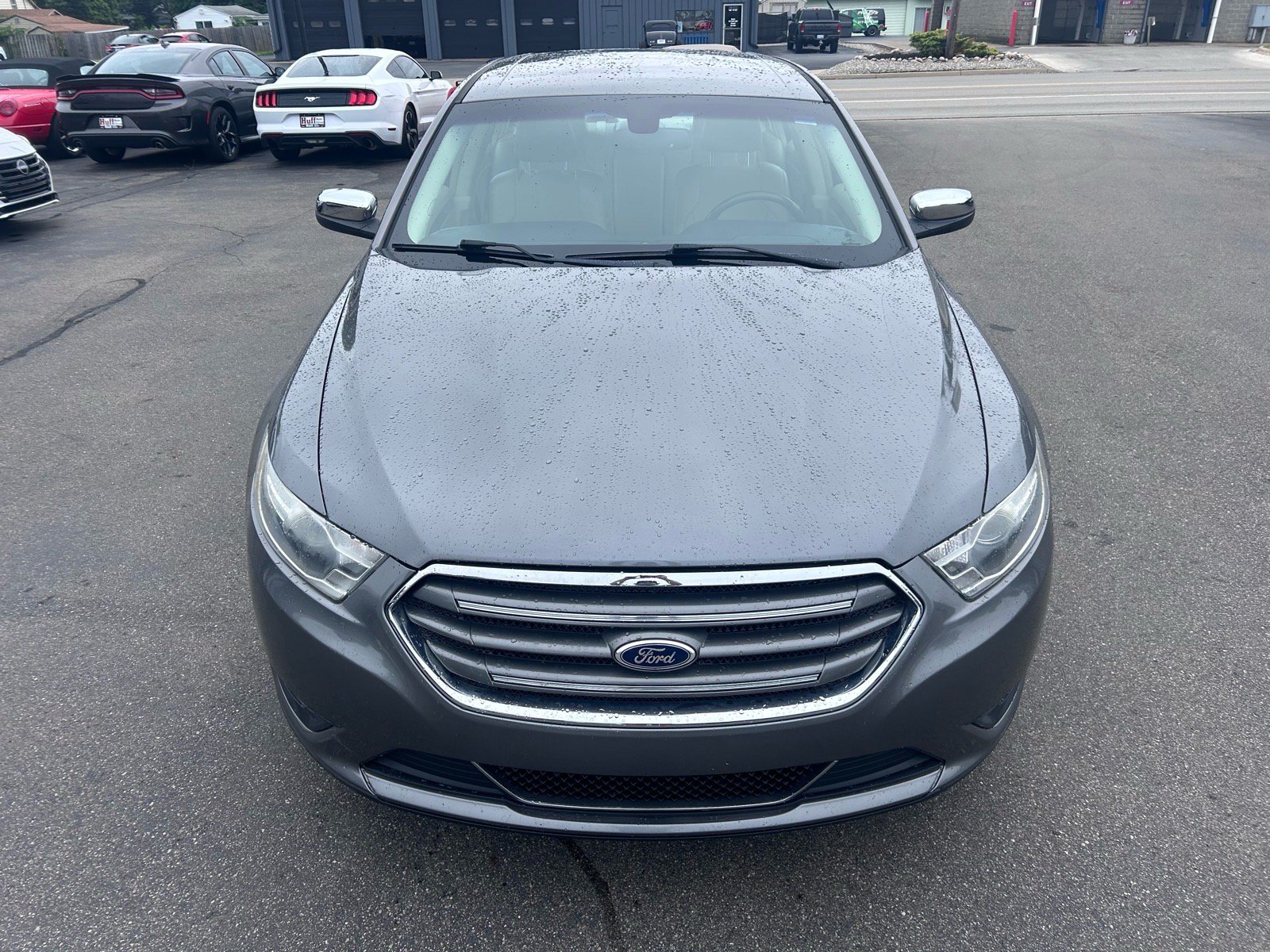 Used 2013 Ford Taurus Limited FWD image 2