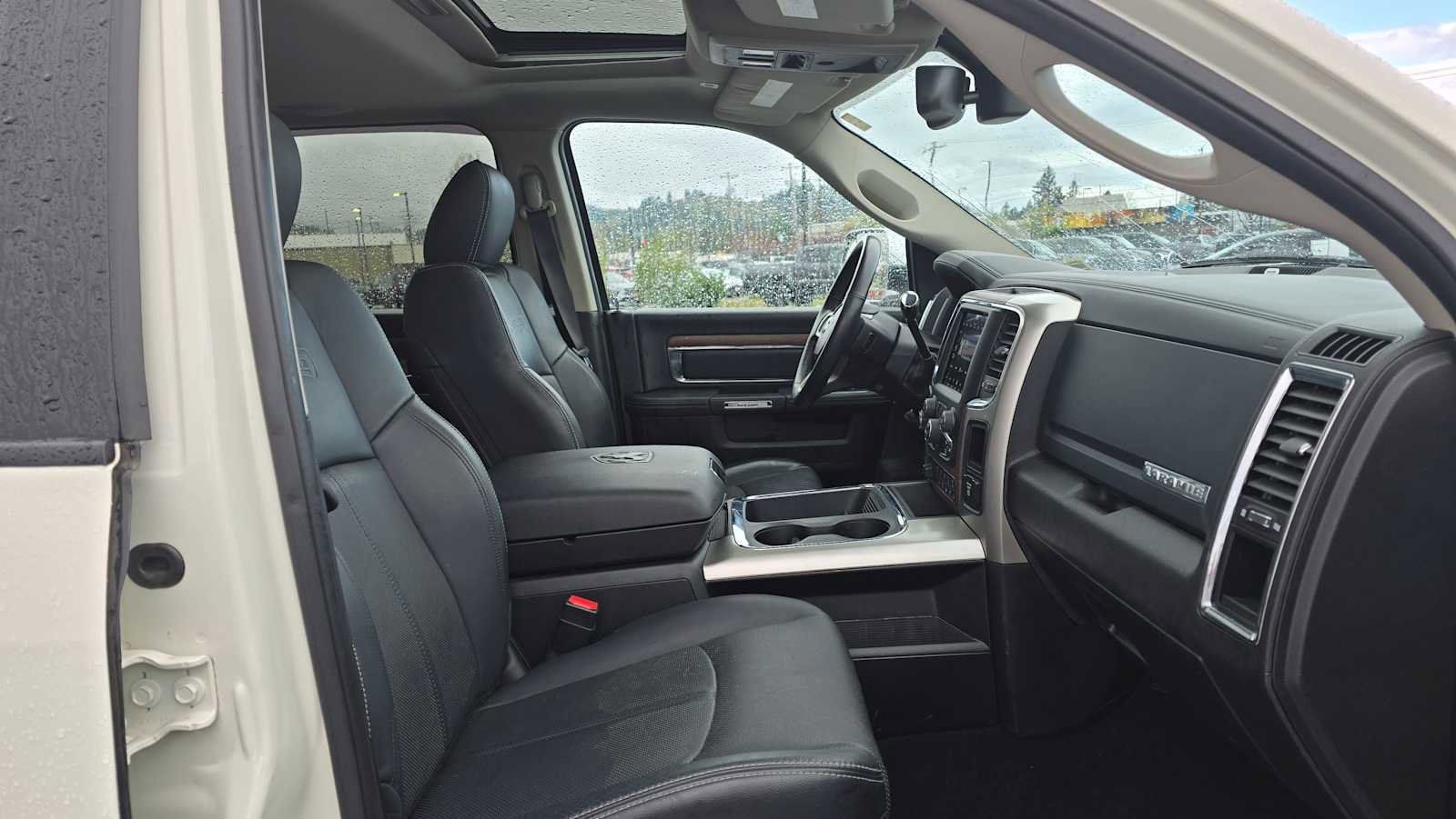 Used 2018 RAM 3500 Laramie w/ Convenience Group image 12