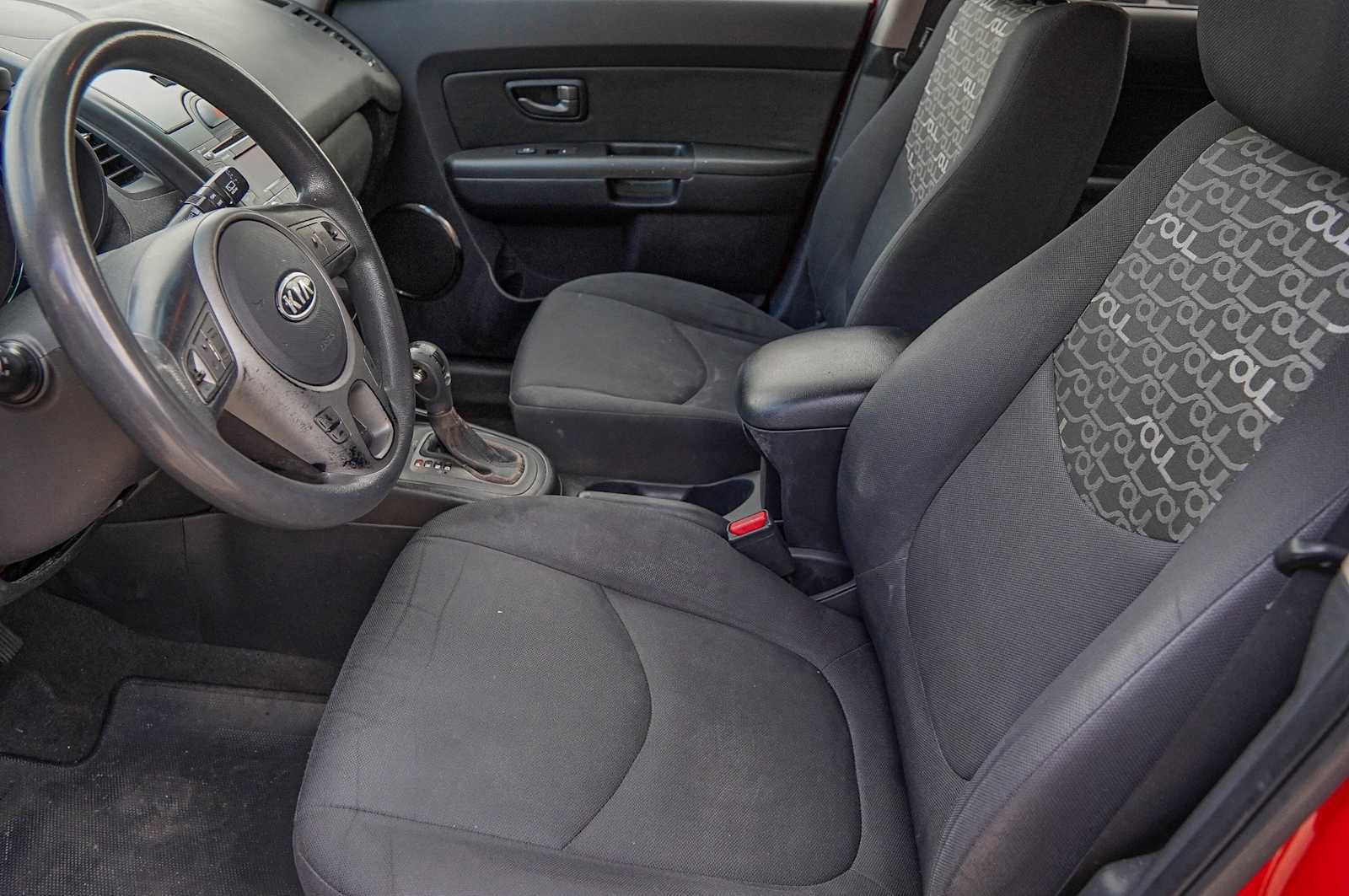Used 2011 Kia Soul + image 10