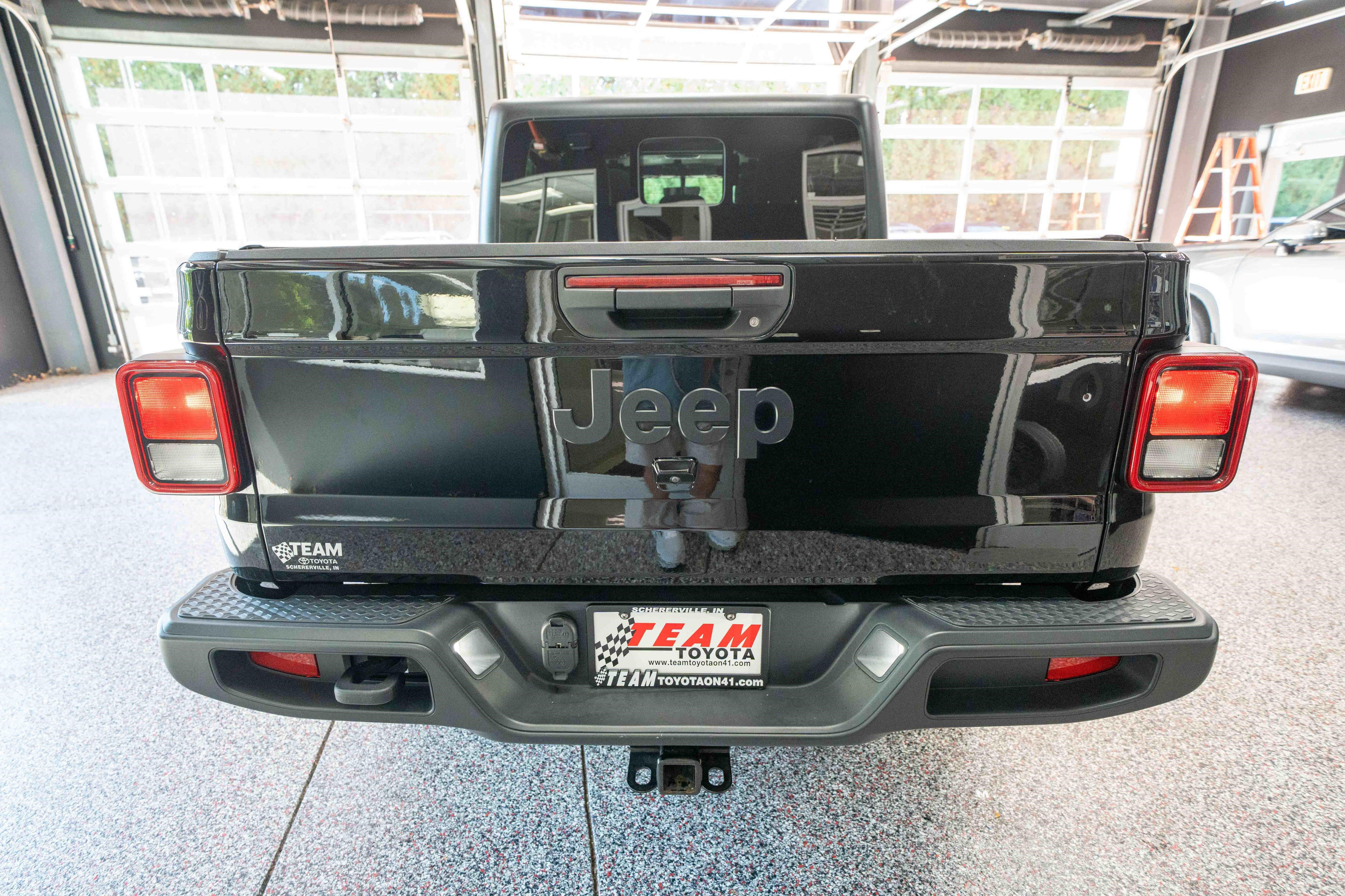 Used 2021 Jeep Gladiator Sport AWD/4WD image 3