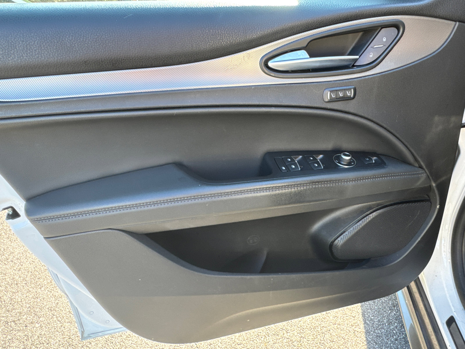 Used 2024 Alfa Romeo Stelvio Ti image 12