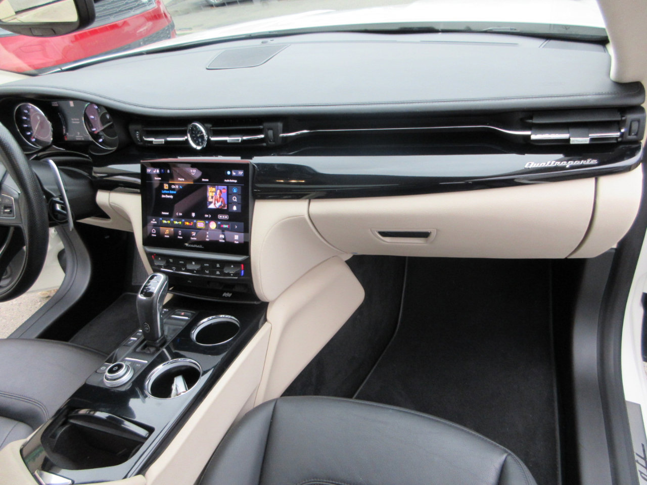 Used 2022 Maserati Quattroporte Modena image 28