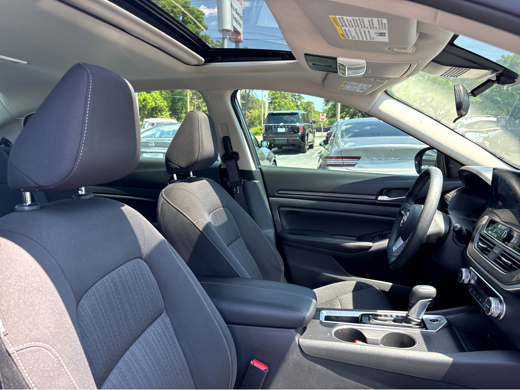 Used 2025 Nissan Altima 2.5 SV w/ SV Special Edition Package image 11