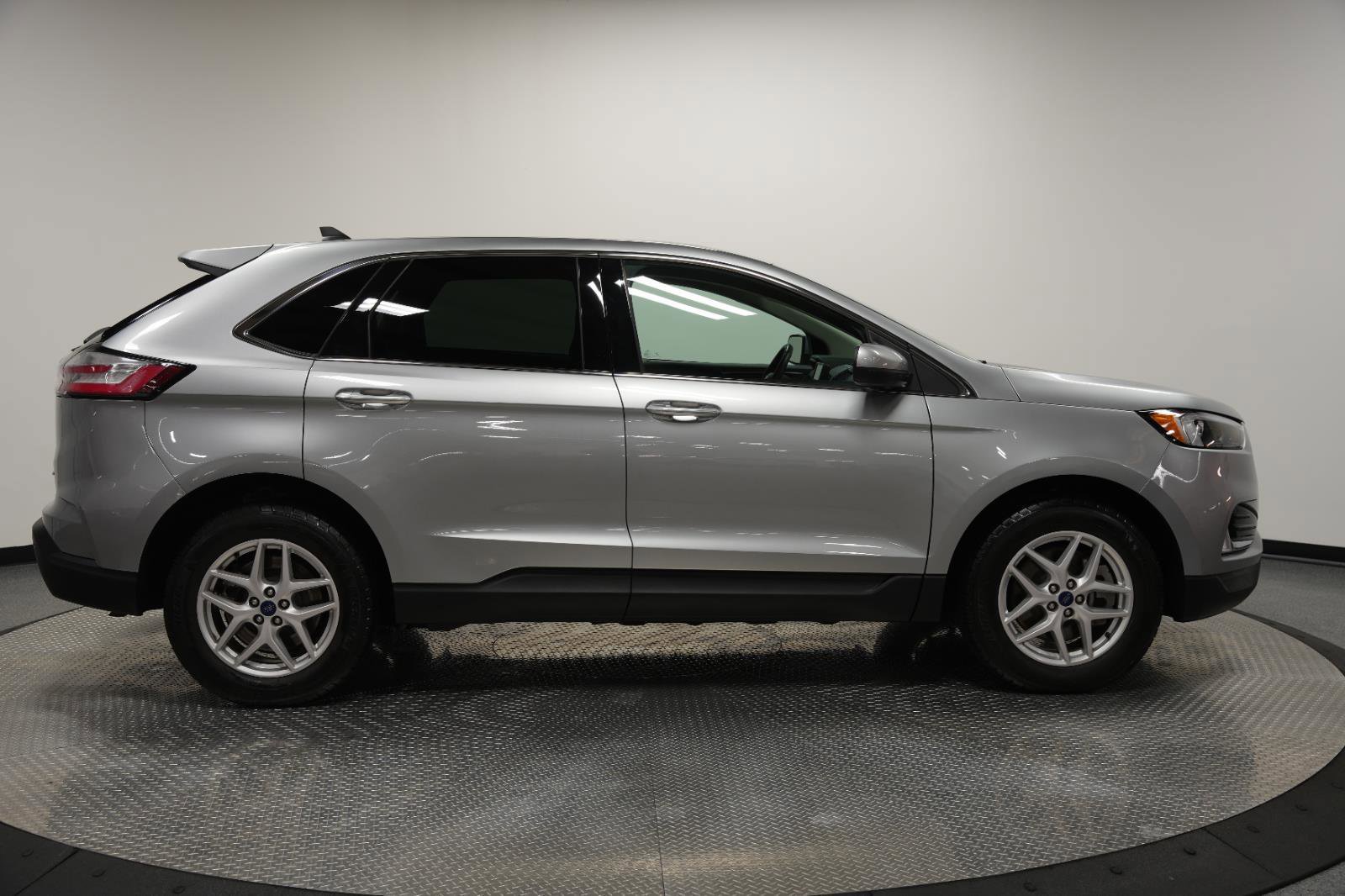 Used 2022 Ford Edge SEL w/ Convenience Package image 8