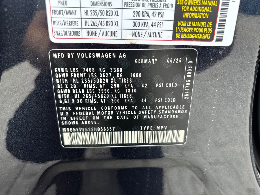 New 2025 Volkswagen ID. Buzz Pro S Plus AWD/4WD image 30