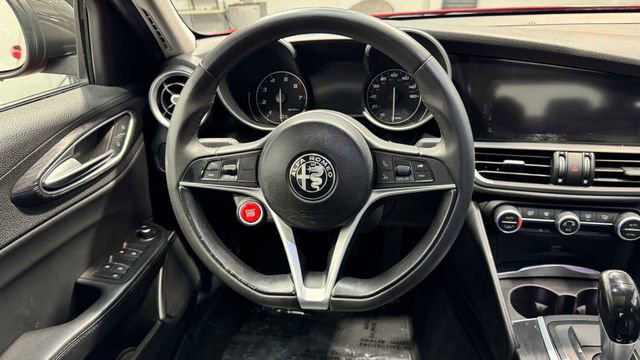 Used 2019 Alfa Romeo Giulia w/ Quick Order Package 22K Sport RWD image 19