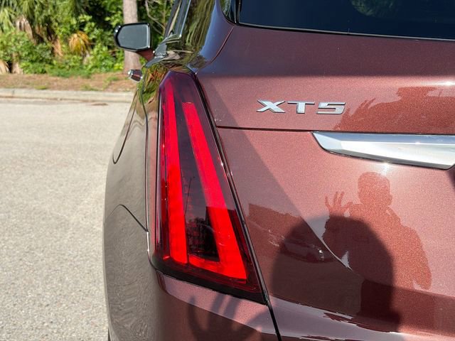 Used 2022 Cadillac XT5 Premium Luxury w/ Technology Package AWD/4WD image 10