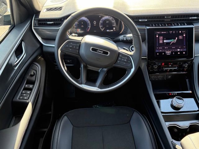 New 2025 Jeep Grand Cherokee Altitude w/ Trailer Tow Package image 34