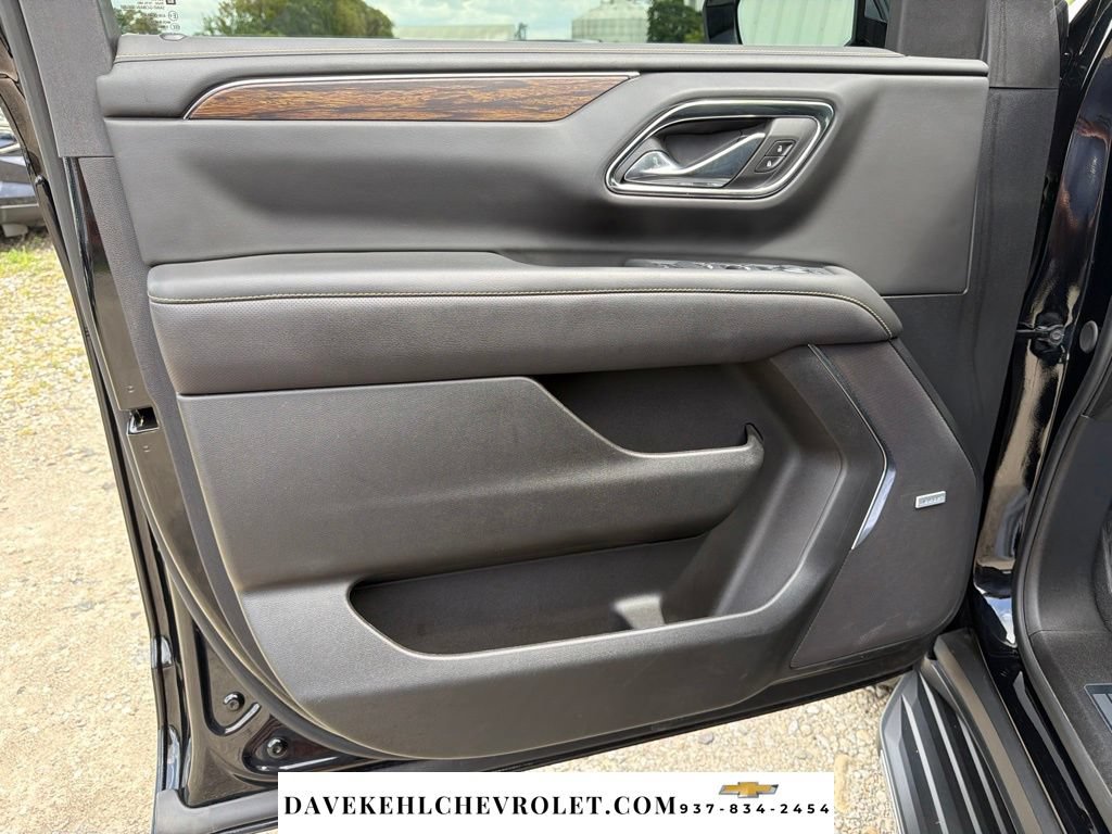 Used 2024 Chevrolet Tahoe Premier w/ Premium Package 2 AWD/4WD image 9