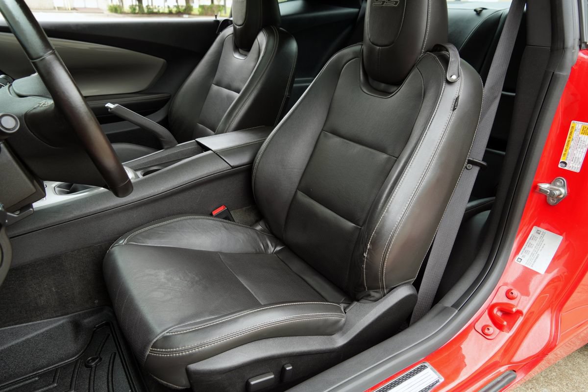 Used 2015 Chevrolet Camaro SS w/ RS Package RWD image 6