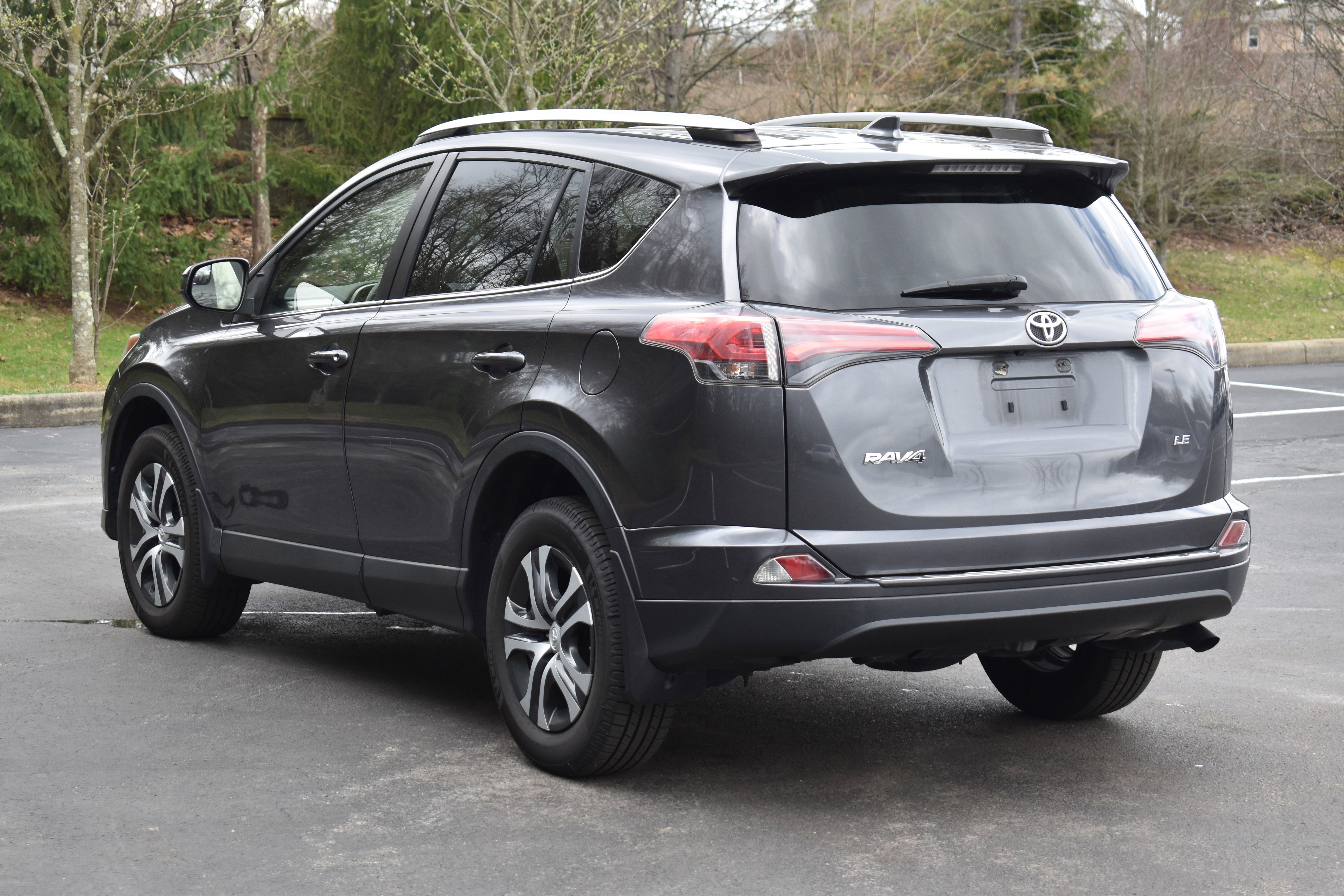 Used 2018 Toyota RAV4 LE w/ All Weather Liner Package image 30