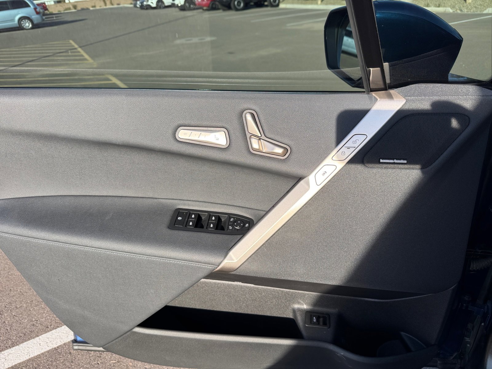 Used 2024 BMW iX xDrive50 w/ Premium Package image 13