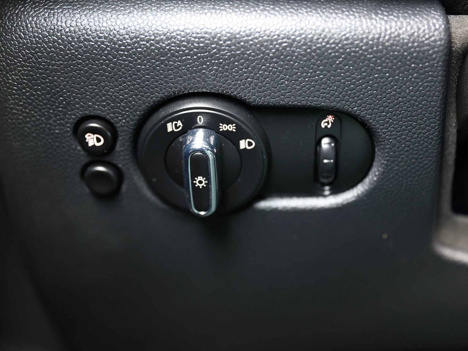 Used 2022 MINI Cooper S w/ Premium Package image 33