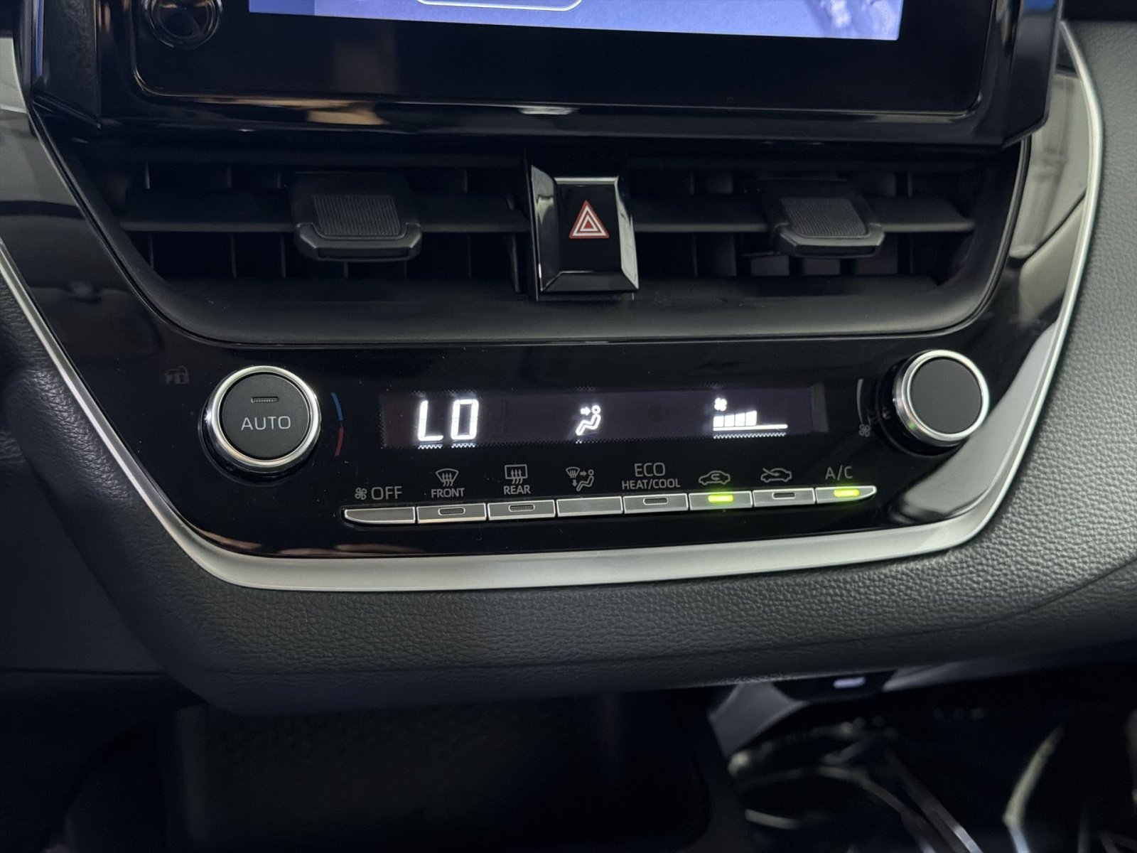 Used 2025 Toyota Corolla LE FWD image 21