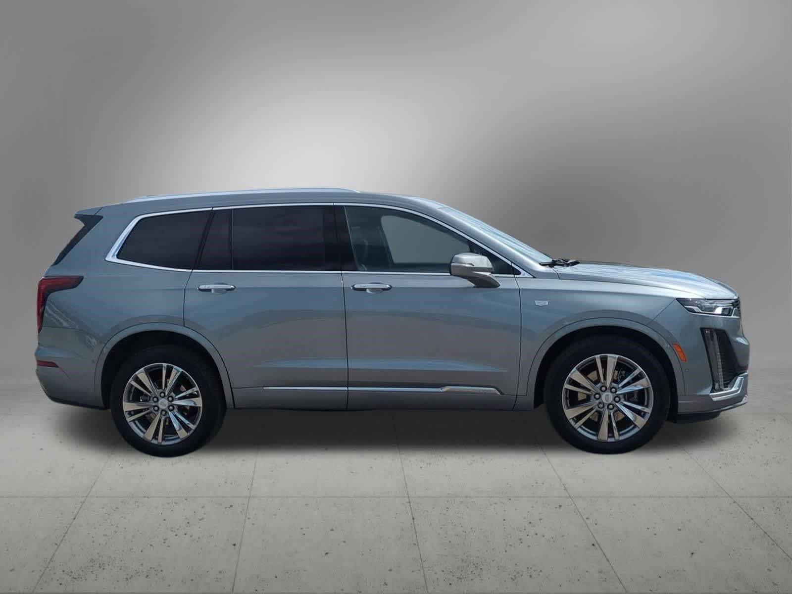 Used 2023 Cadillac XT6 Premium Luxury w/ Technology Package AWD/4WD image 7