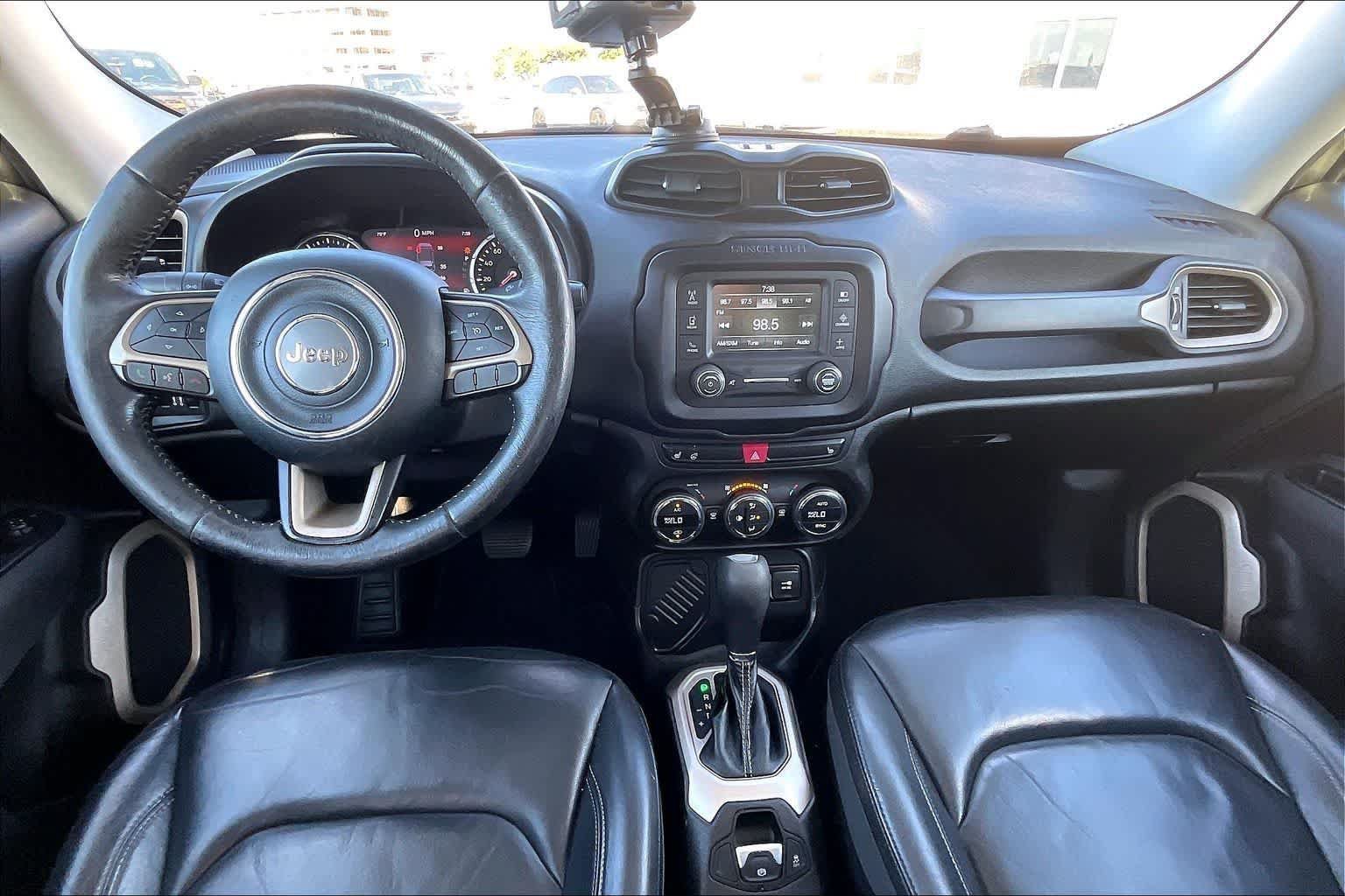 Used 2016 Jeep Renegade Limited FWD image 10