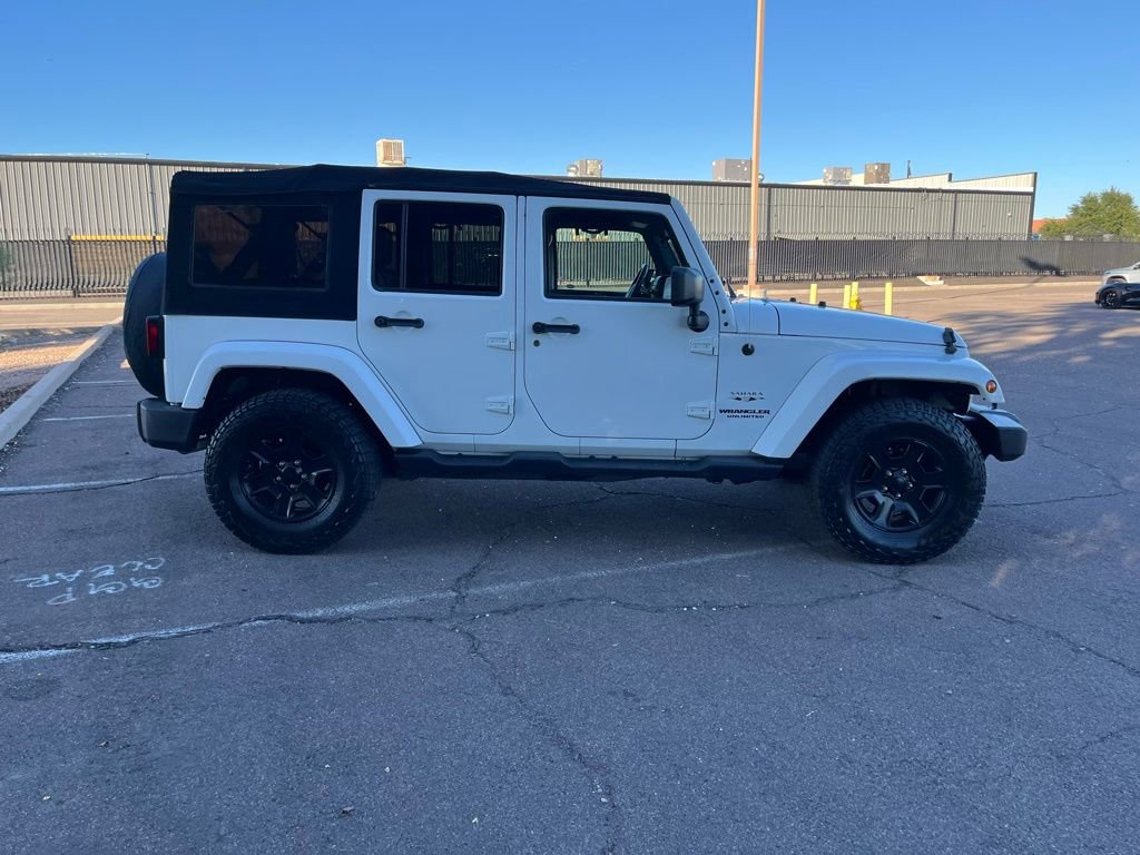 Used 2017 Jeep Wrangler Unlimited Sahara w/ Connectivity Group image 10