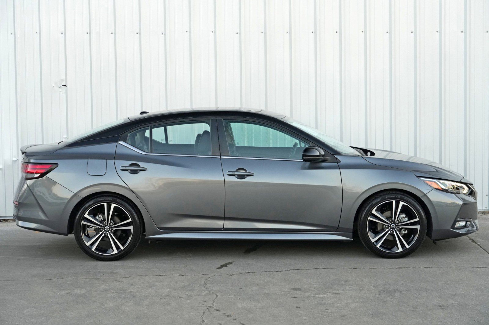 Used 2023 Nissan Sentra SR w/ SR Premium Package image 48