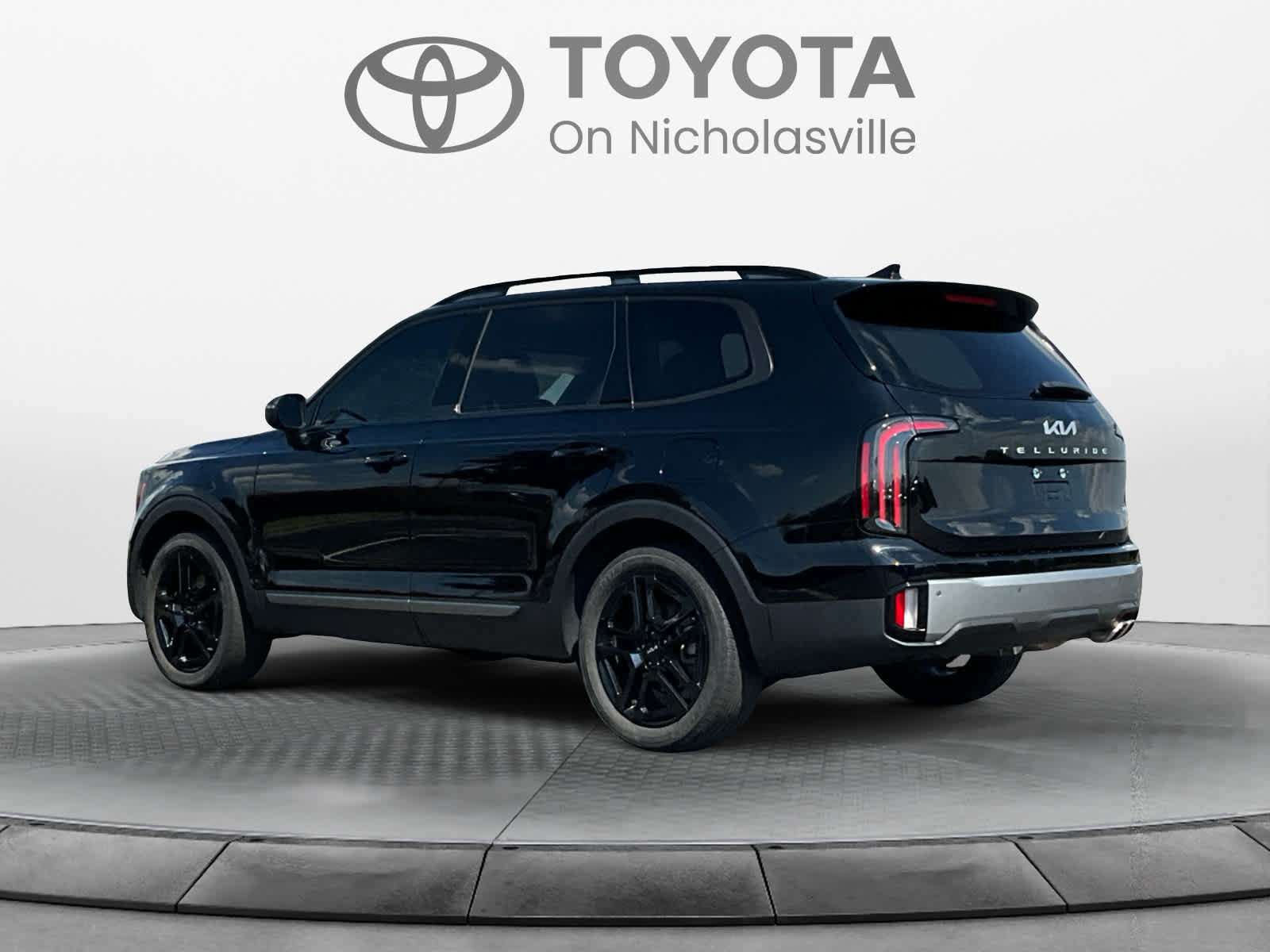 Used 2023 Kia Telluride EX X-Line AWD/4WD image 3