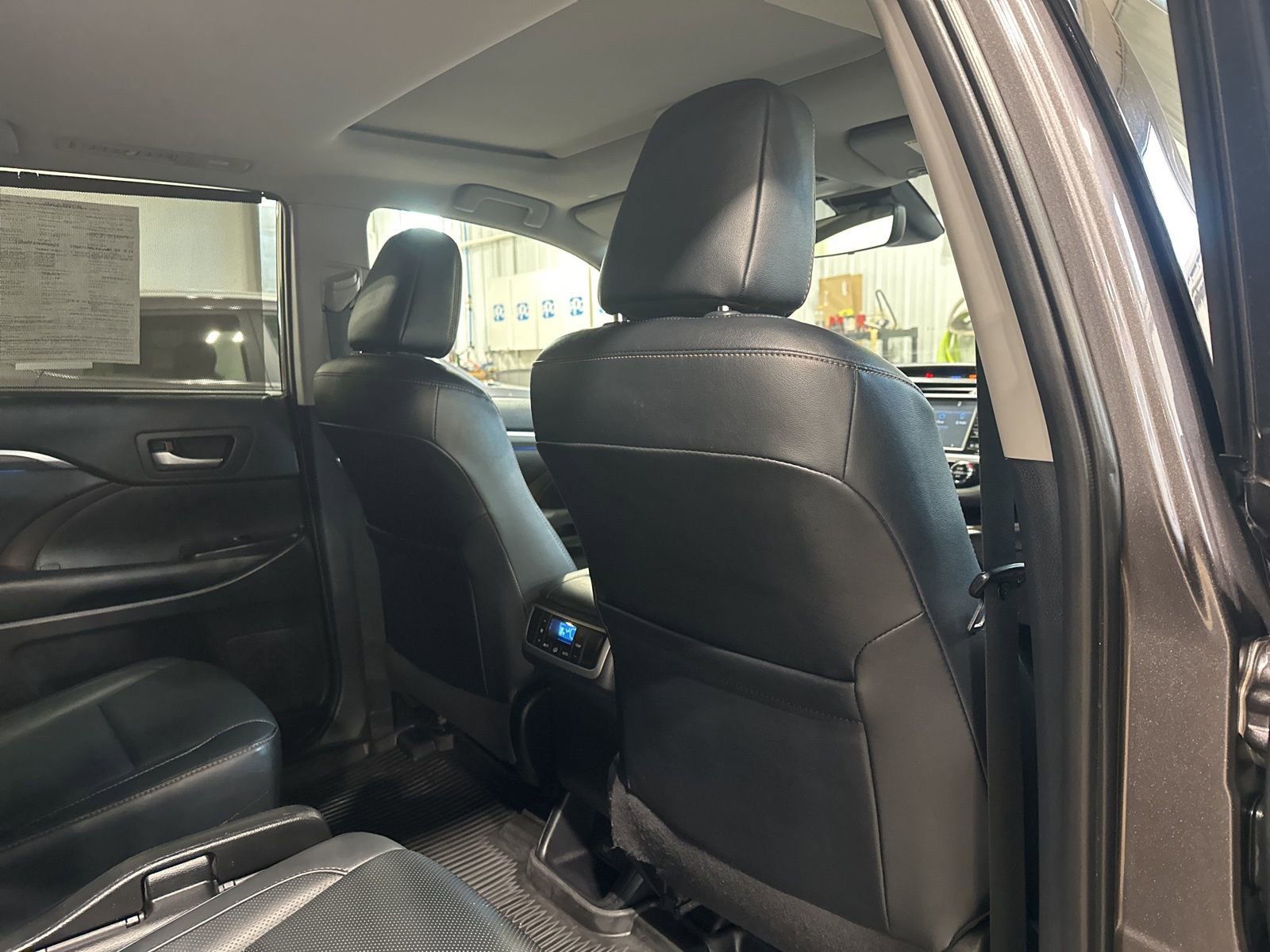 Used 2019 Toyota Highlander Limited w/ Protection Package #3 AWD/4WD image 37